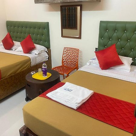 Le Suresh Guest House ปอนดิเชอรี ภายนอก รูปภาพ