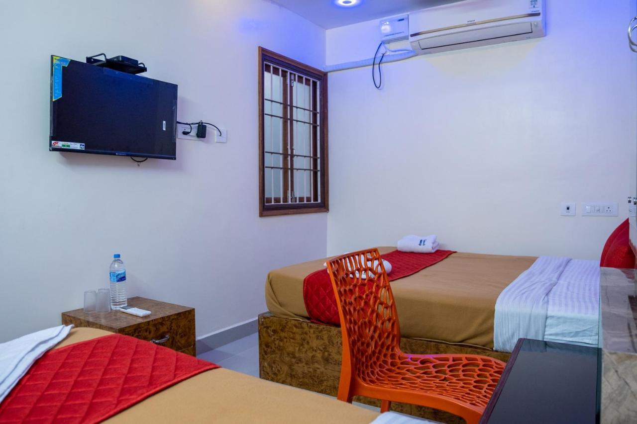 Le Suresh Guest House ปอนดิเชอรี ภายนอก รูปภาพ