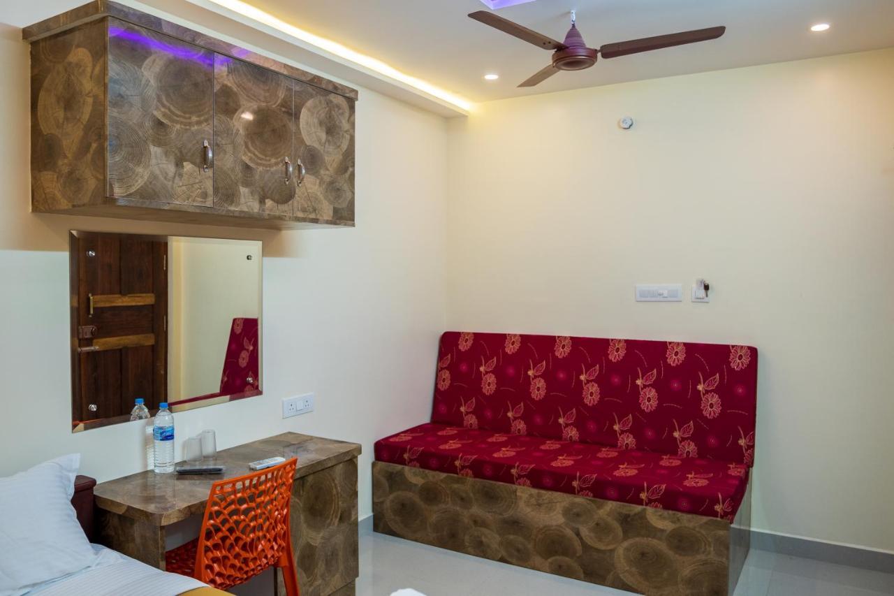 Le Suresh Guest House ปอนดิเชอรี ภายนอก รูปภาพ