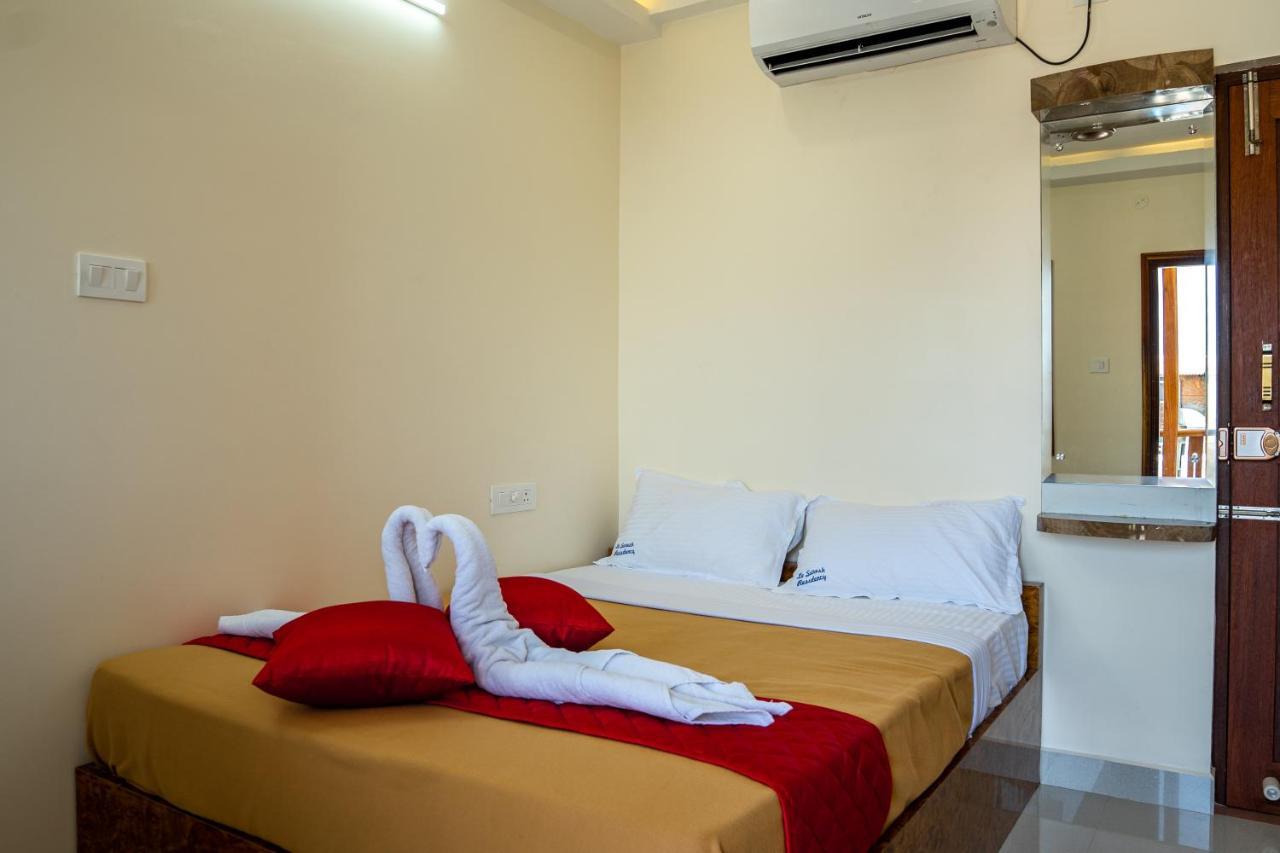 Le Suresh Guest House ปอนดิเชอรี ภายนอก รูปภาพ