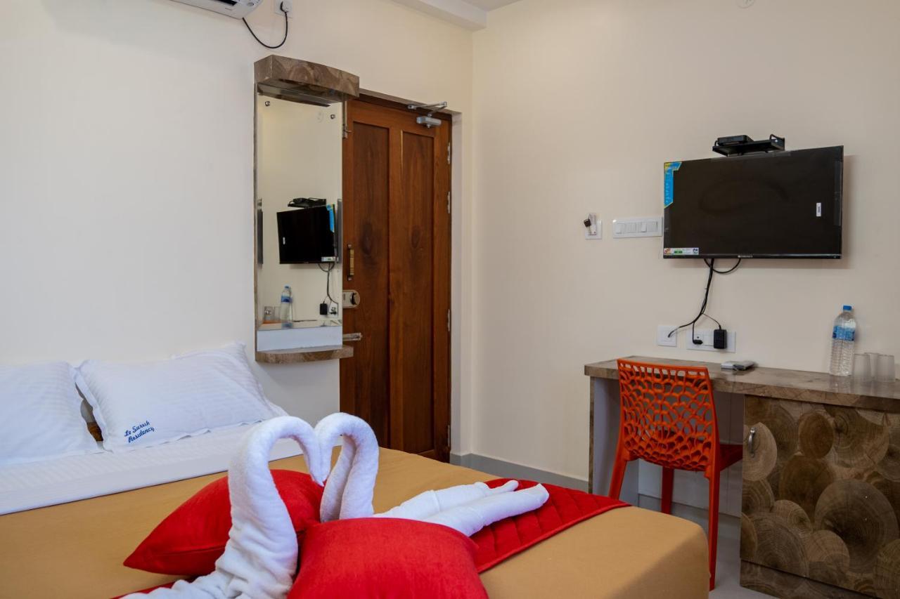 Le Suresh Guest House ปอนดิเชอรี ภายนอก รูปภาพ