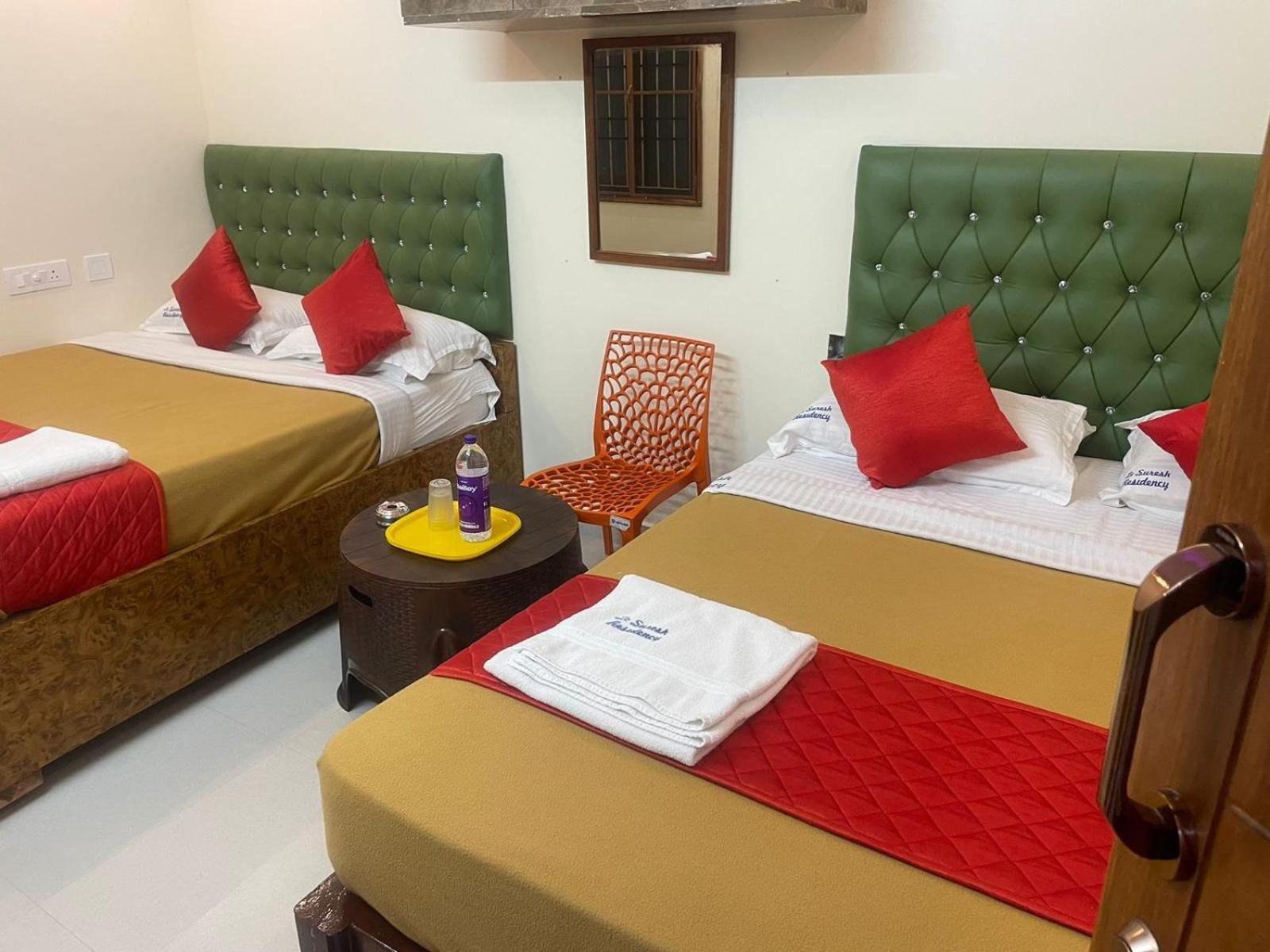 Le Suresh Guest House ปอนดิเชอรี ภายนอก รูปภาพ